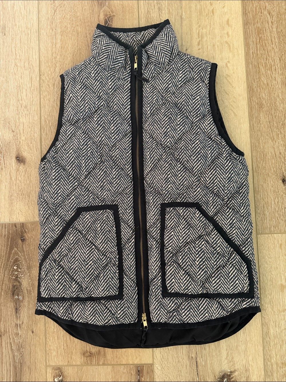J. Crew | Black and White Quilted Herringbone Vest | size XS